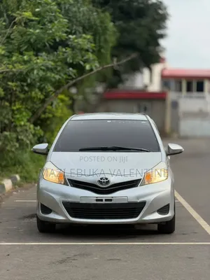 Toyota Yaris 2013 Silver