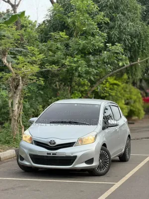 Toyota Yaris 2013 Silver