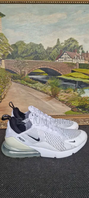 Nike Air Max 270