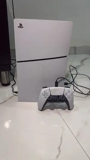 PS5 Slim With 1 Control Pads 2 Disc Games 1tb