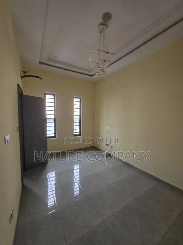5bdrm Duplex in Omole Phase 2 for rent