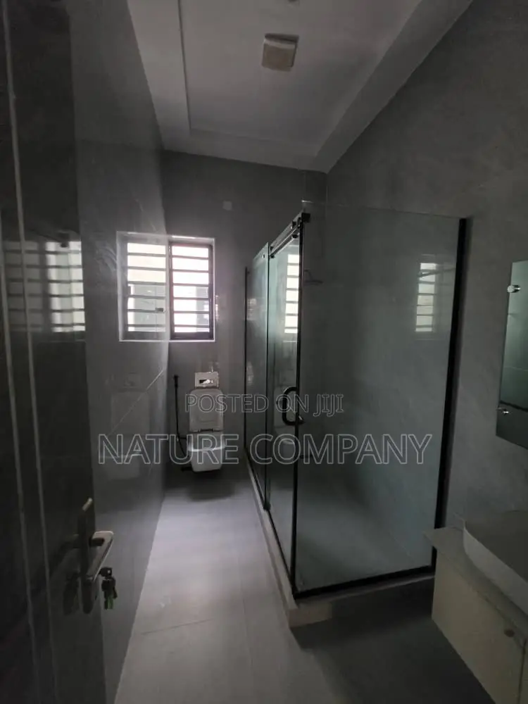 5bdrm Duplex in Omole Phase 2 for rent