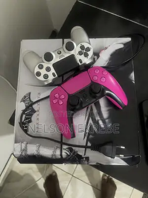 PS4 Fat With 2pads and 2games