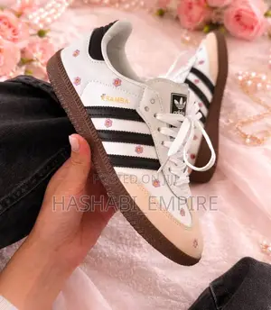 Adidas Sneakers