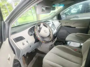 Toyota Sienna 2012 Gray