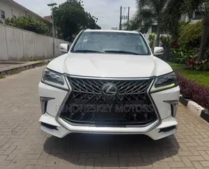 Lexus LX 570 AWD 2016 White
