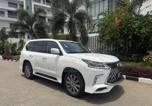 Lexus LX 570 AWD 2016 White