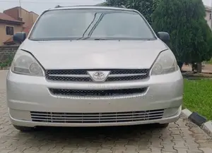 Toyota Sienna LE AWD 2005 Gold