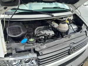Volkswagen Transporter 2004 White