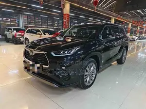 Toyota Highlander LE AWD 2024 Black