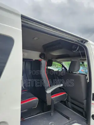 Toyota HiAce 2022 White