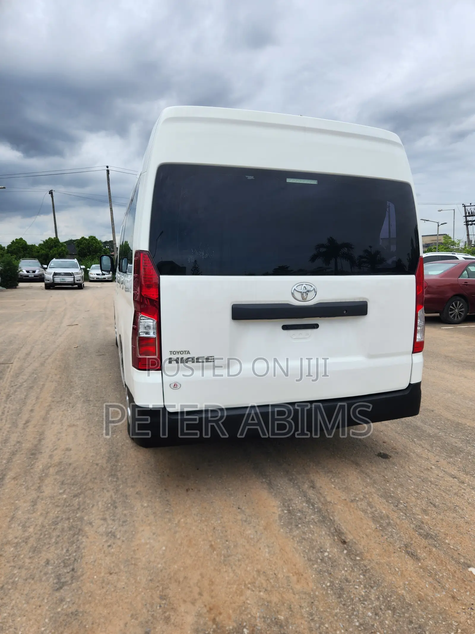 Toyota HiAce 2022 White