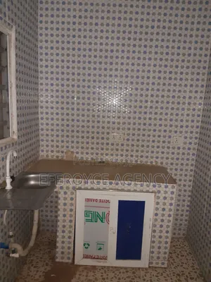 1bdrm Room & Parlour in Agbor Road Bypass, Benin City for rent