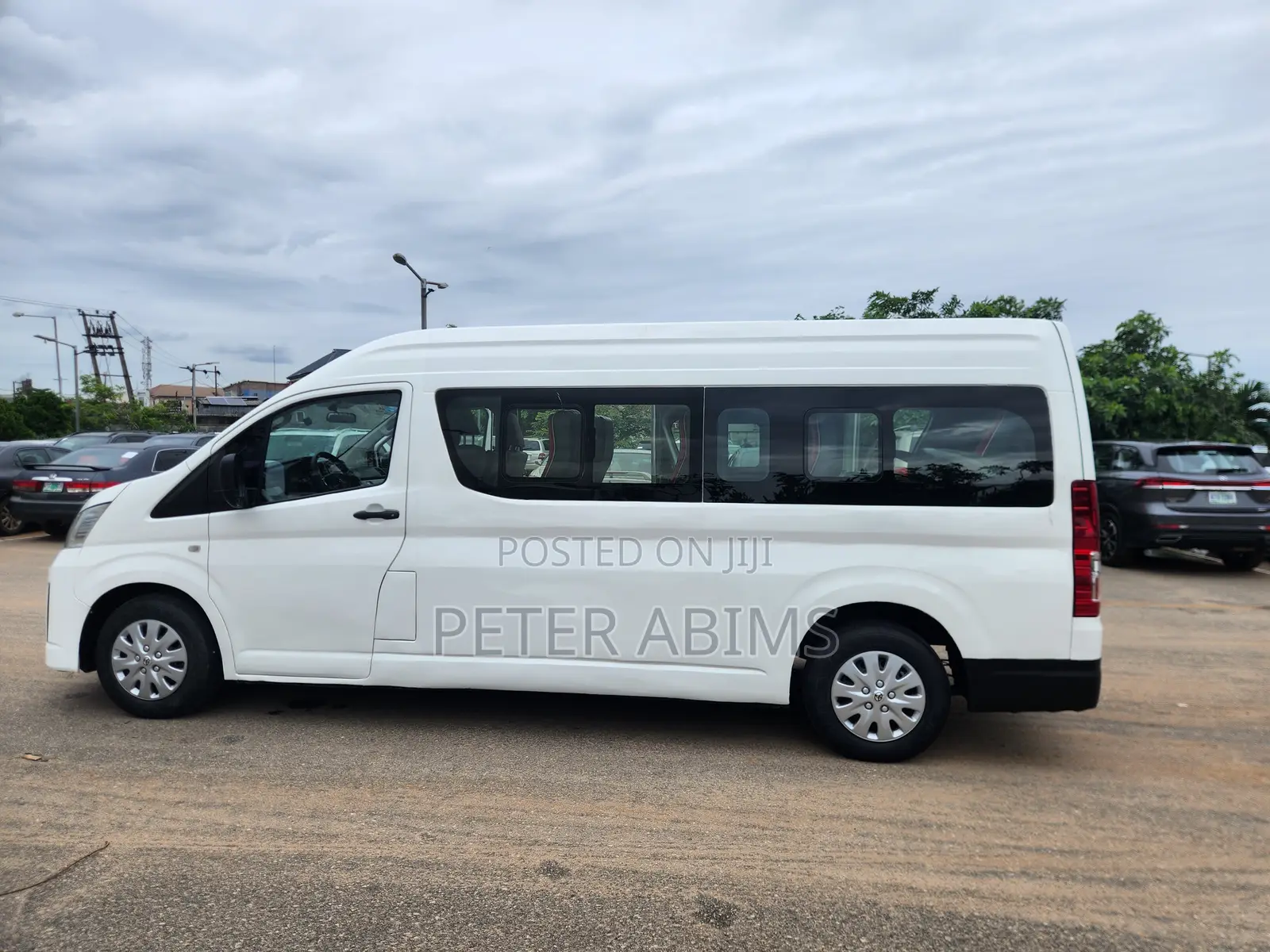 Toyota HiAce 2022 White