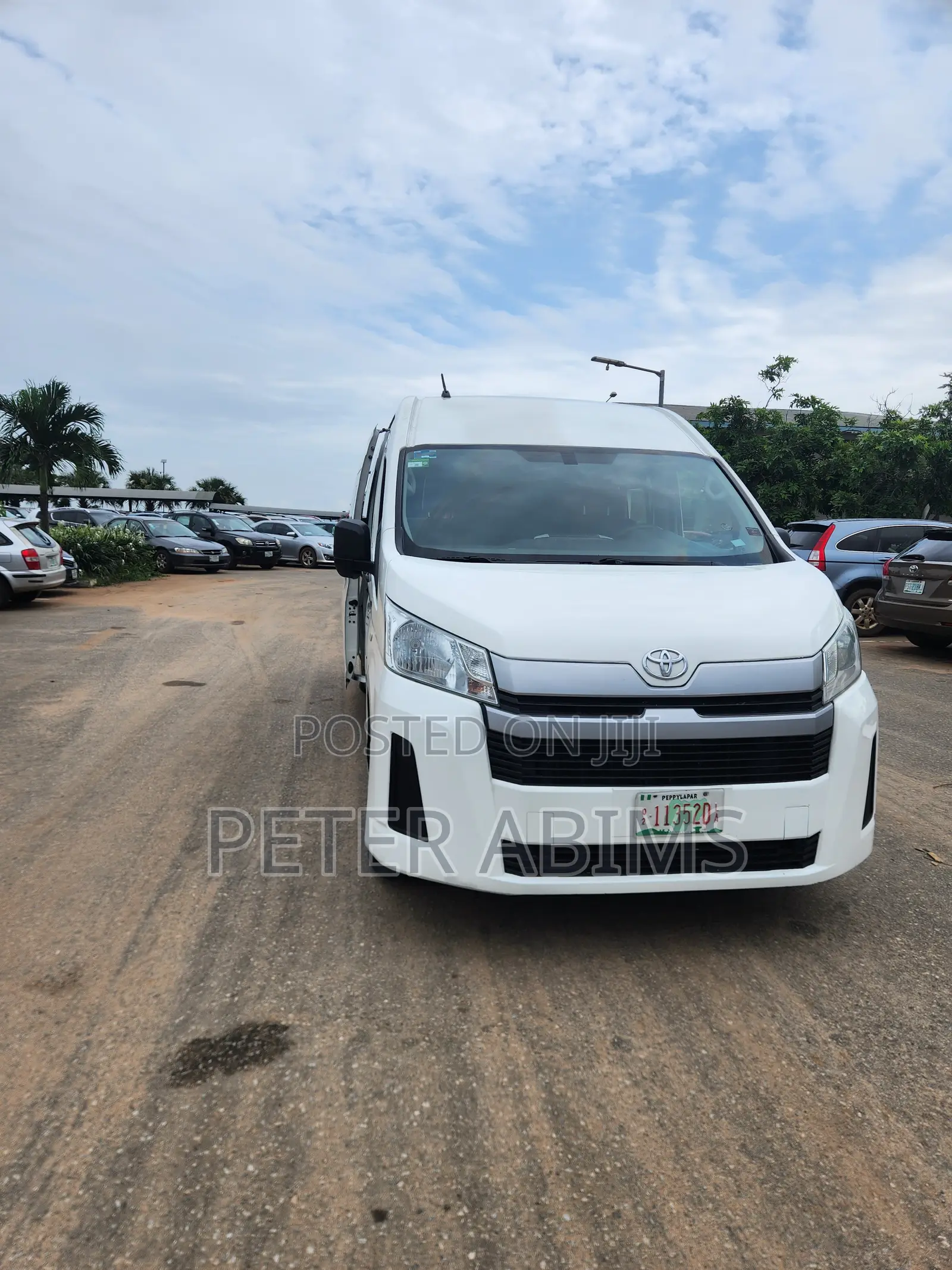 Toyota HiAce 2022 White