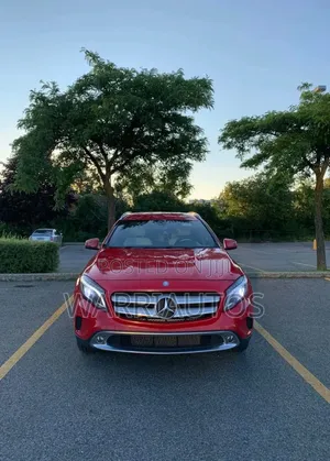 Mercedes-Benz GLA 250 2015 Red