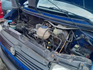 Volkswagen Transporter 2005 Blue