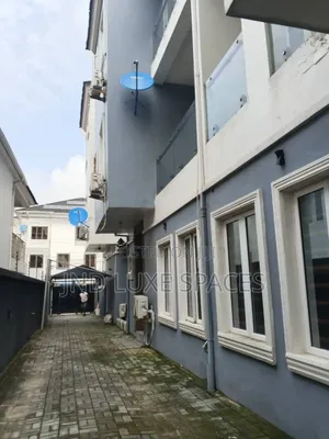 5bdrm Townhouse / Terrace in Ikate for rent