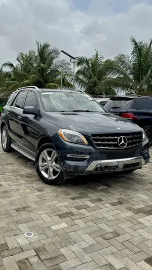 Mercedes-Benz M Class ML350 4MATIC 4dr SUV AWD (3.5L 6cyl 7A) 2014 Gray