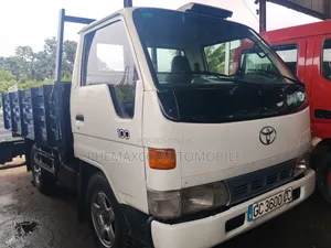 Clean Neat Toyota Dyna 100