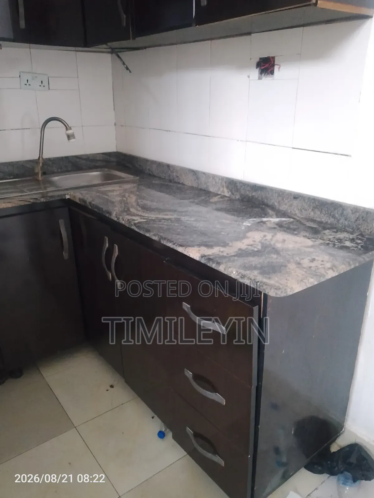 Kitchen Cabinet With Washing Basin