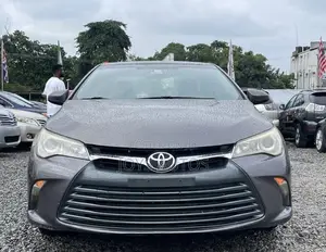 Toyota Camry XLE 4dr Sedan (2.5L 4cyl 6A) 2016 Gray