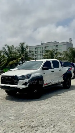 Toyota Hilux Workmate 2019 White