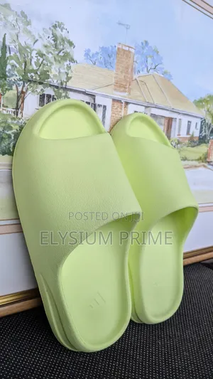 Adidas Yeezy Slides