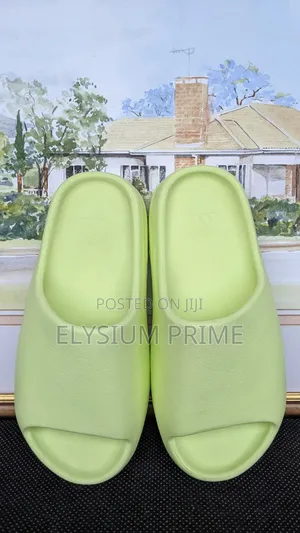 Adidas Yeezy Slides
