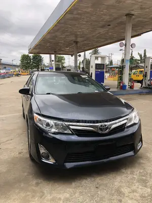 Toyota Camry SE 4dr Sedan (2.5L 4cyl 6A) 2012 Gray