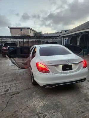 Mercedes-Benz C300 Base AWD 4Matic Sedan (2.0L 4cyl 7A) 2015 White