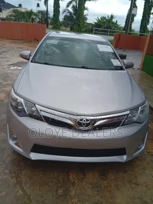 Toyota Camry 2014 Silver