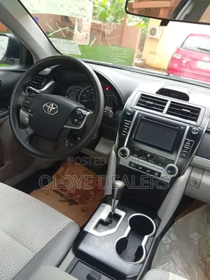 Toyota Camry 2014 Silver