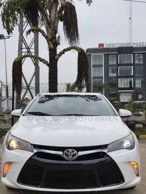 Toyota Camry 2017 White