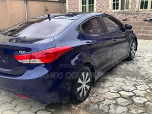 Hyundai Elantra GLS Sedan FWD (1.8L 4cyl 6M) 2013 Blue