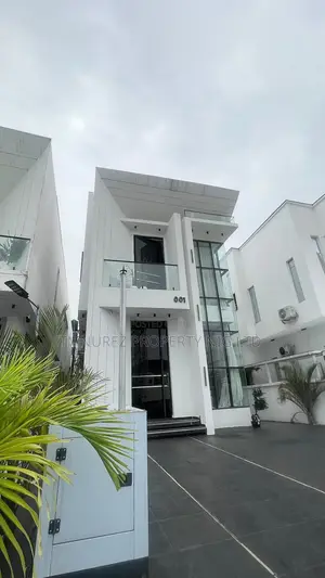 5bdrm Duplex in Chevron for sale