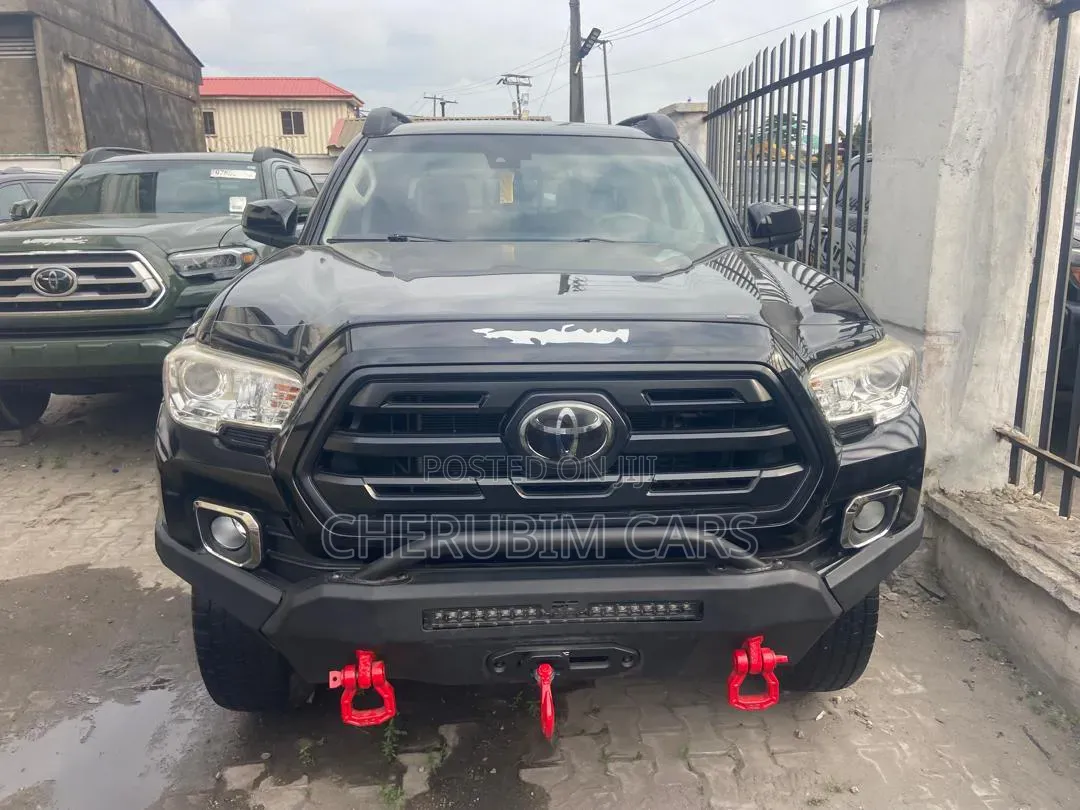 Toyota Tacoma 2018 Black