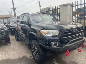 Toyota Tacoma 2018 Black