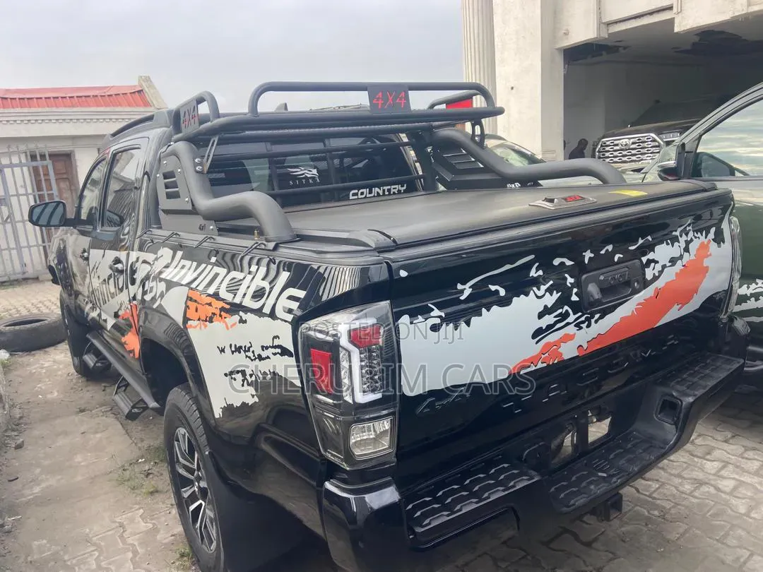 Toyota Tacoma 2018 Black