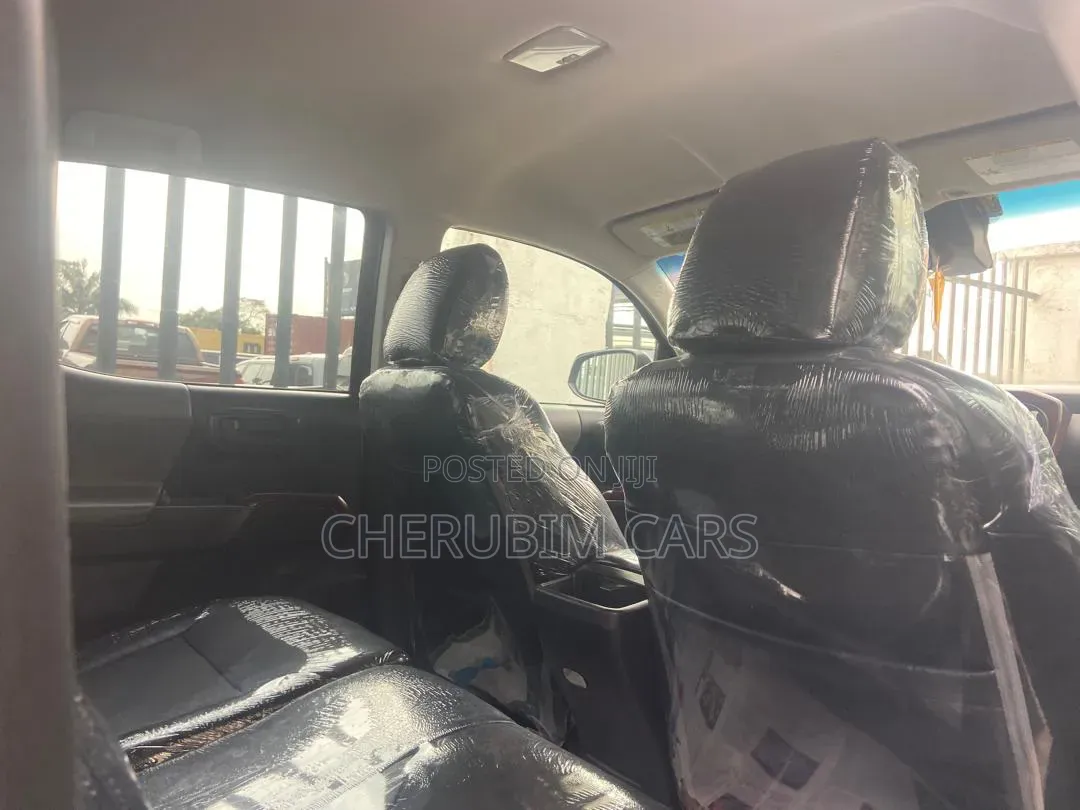Toyota Tacoma 2018 Black