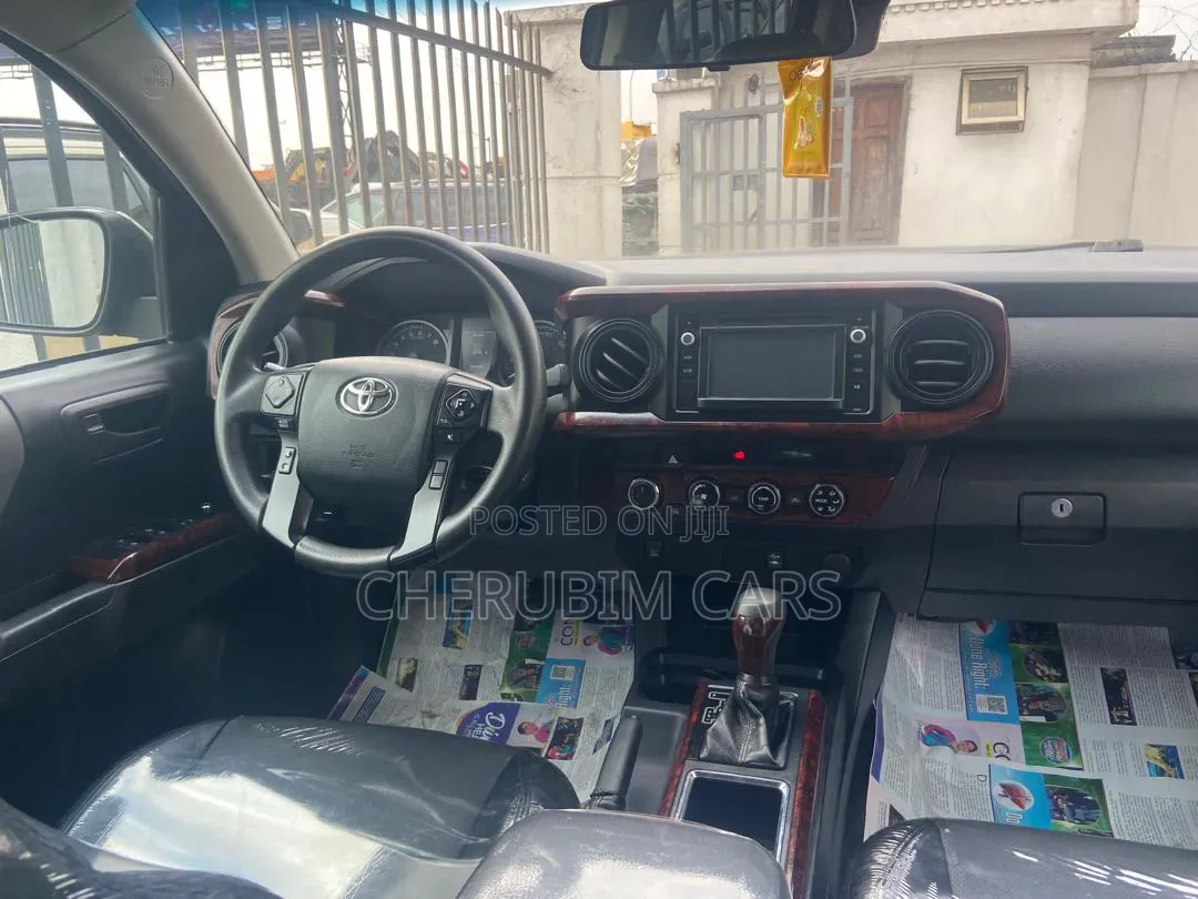 Toyota Tacoma 2018 Black