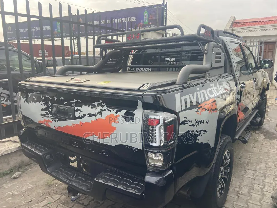 Toyota Tacoma 2018 Black