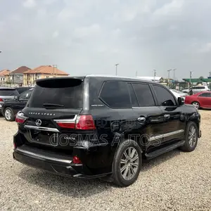 Lexus LX 2022 Black