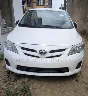 Toyota Corolla LE 4dr Sedan (1.8L 4cyl 4A) 2012 White