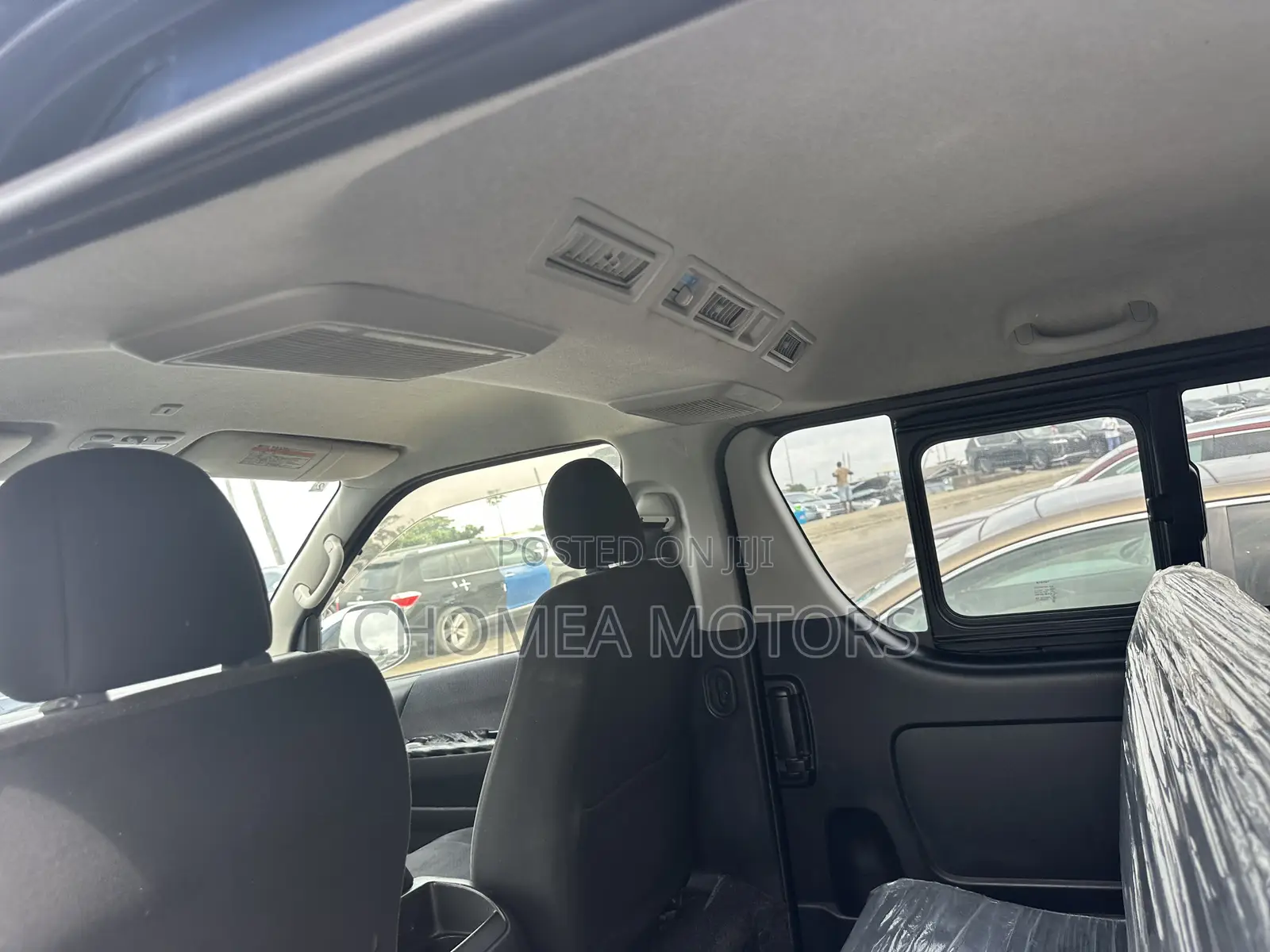 Toyota HiAce 2017 Blue