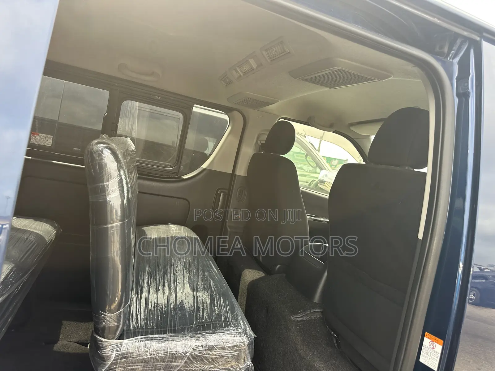 Toyota HiAce 2017 Blue