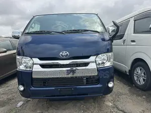 Toyota HiAce 2017 Blue