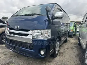 Toyota HiAce 2017 Blue