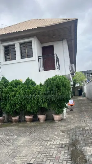 7 Bedrooms Duplex for Rent