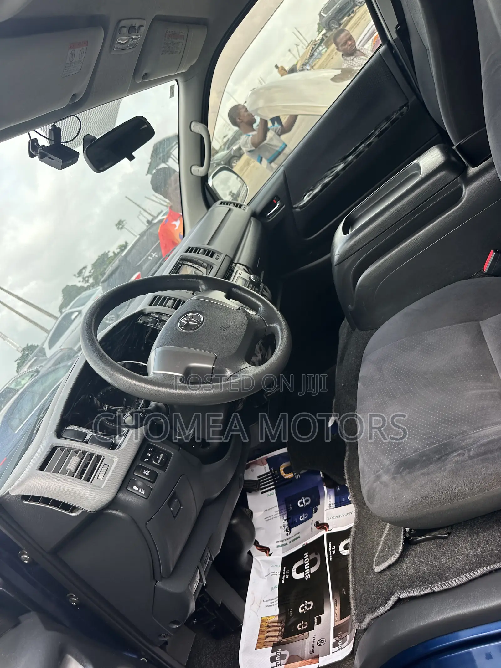 Toyota HiAce 2017 Blue